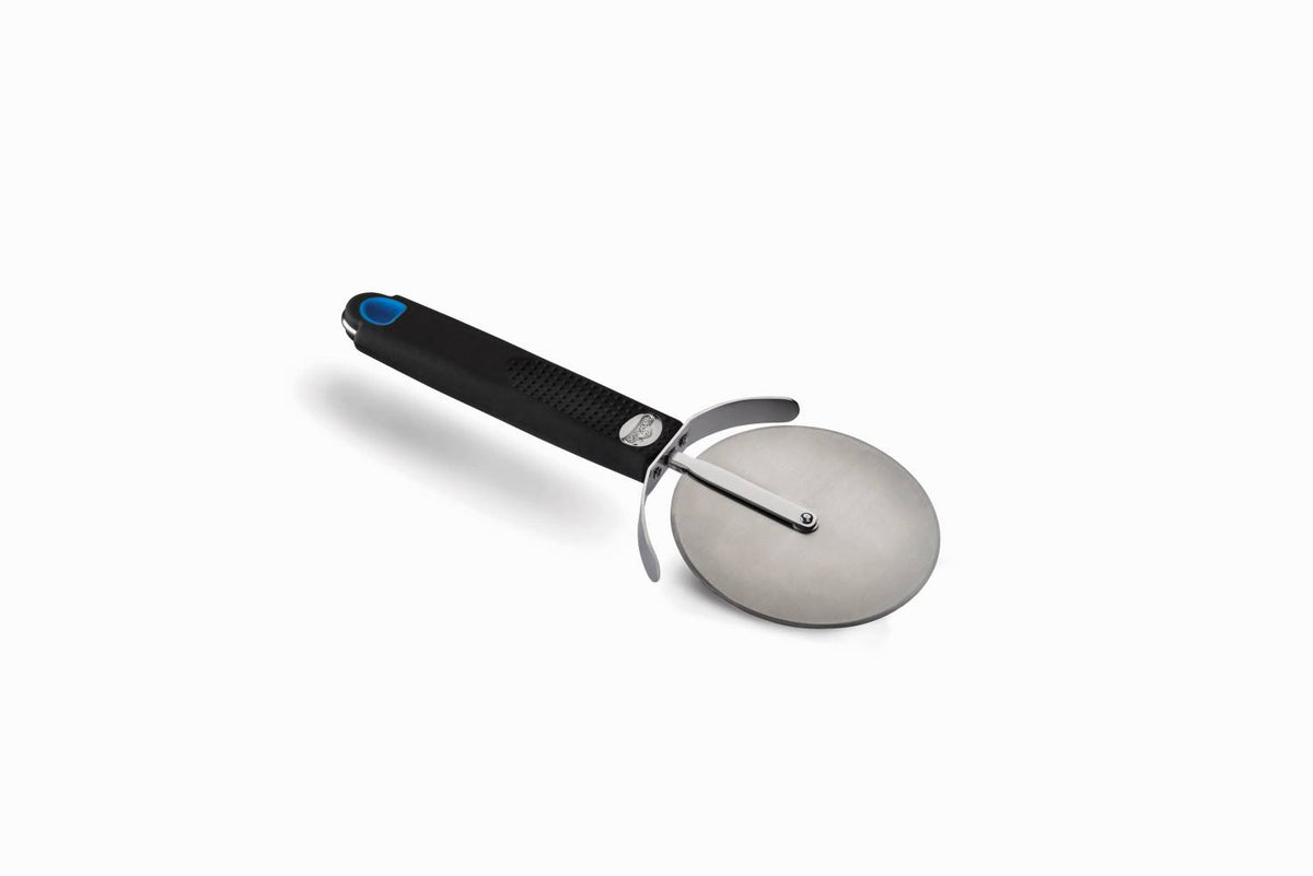 90002_pizzastarterkit_pizzacutter_on_white