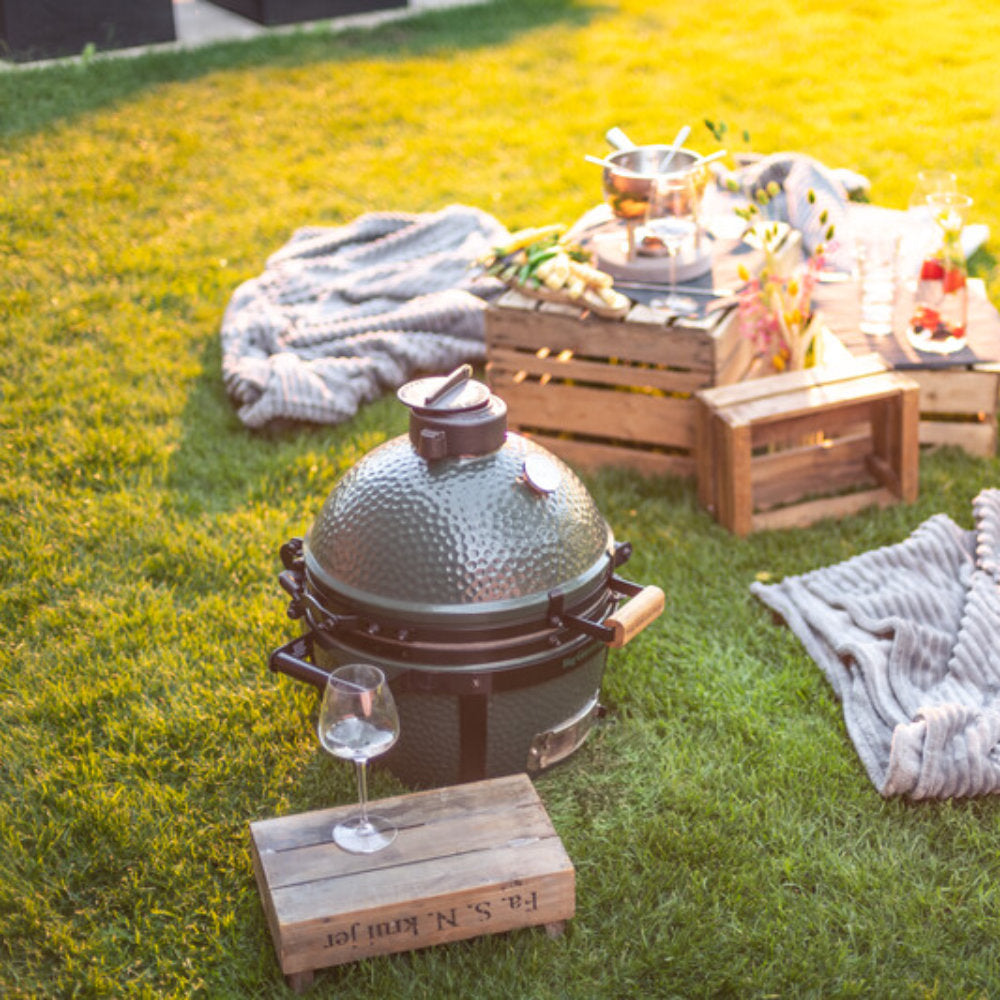 Big_Green_Egg_MiniMax_Grill_Lifestyle_Picknick