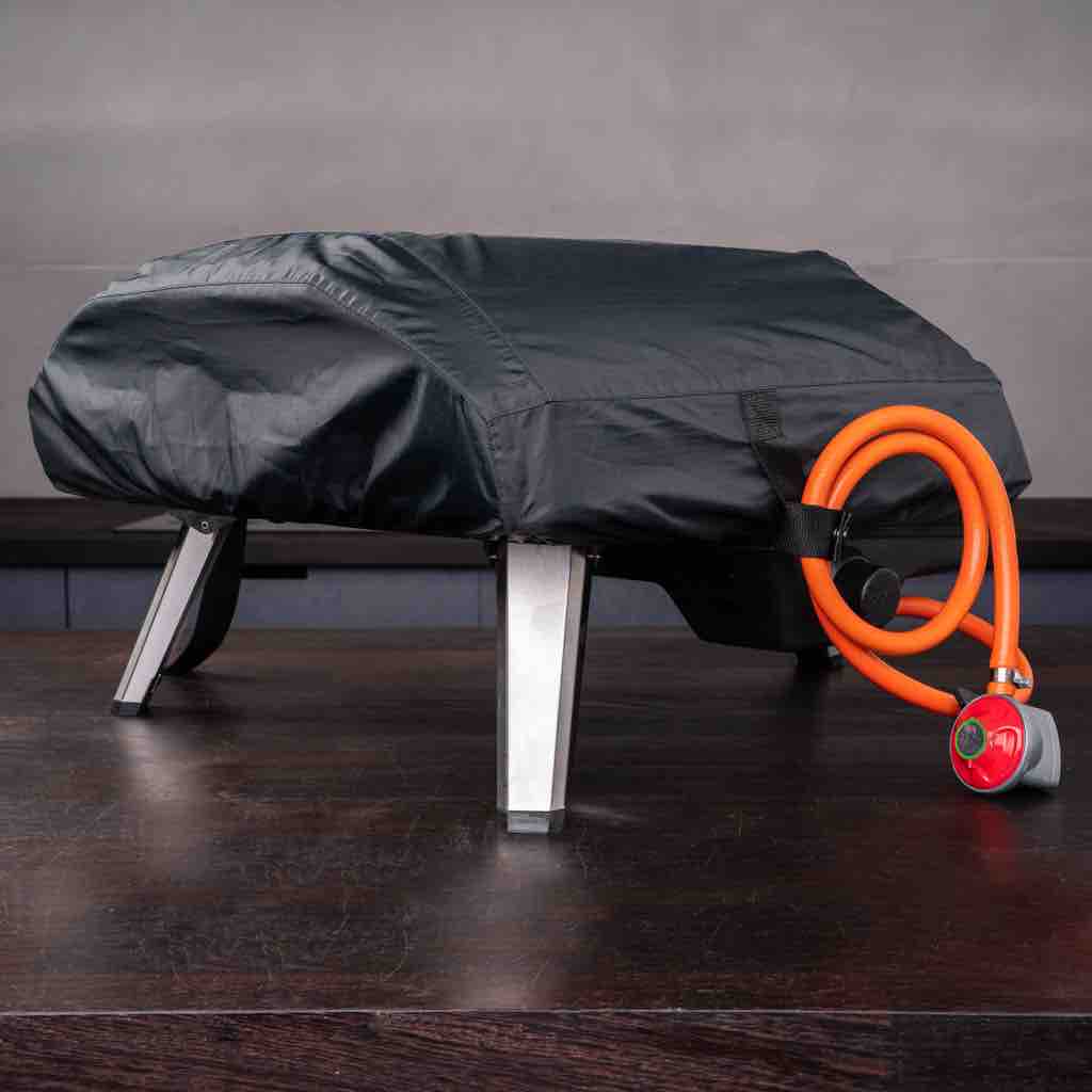 Ooni-Koda-16-Abdeckhaube-lifestyle-2