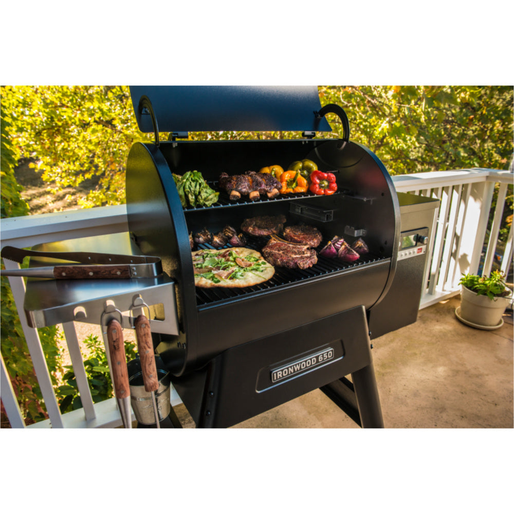 Traeger Ironwood-650 Pelletgrill grillen