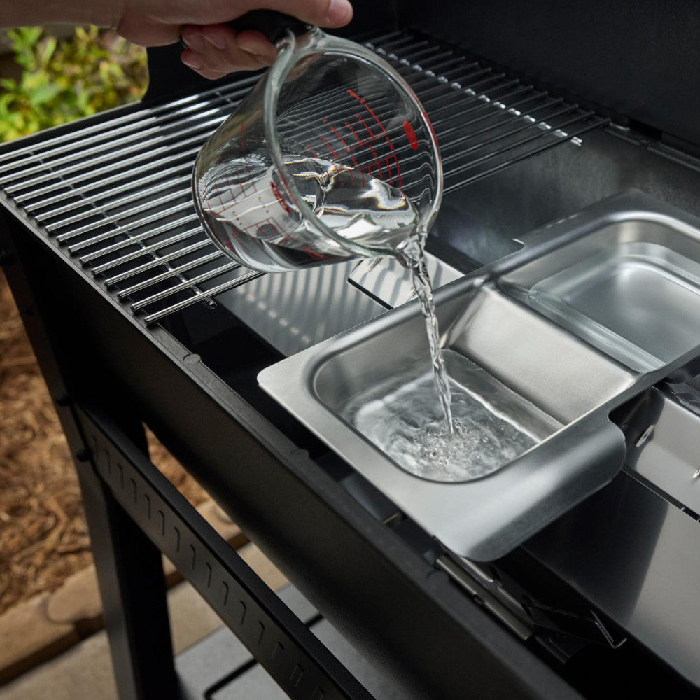 Weber_Searwood_XL_Black_Wasserschale