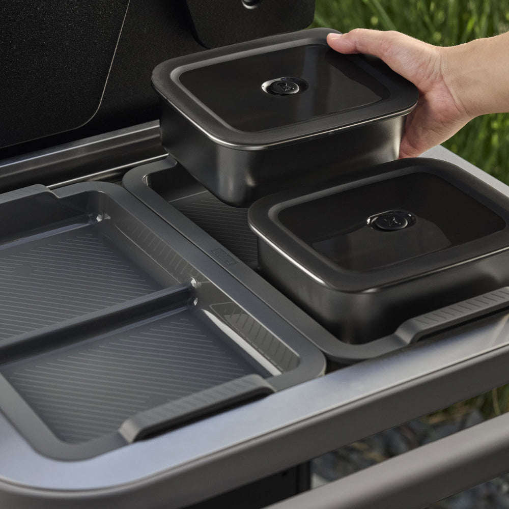 Weber_Works_Serviertablett-Set_Lifestyle_Einsatz_zwei_Tabletts