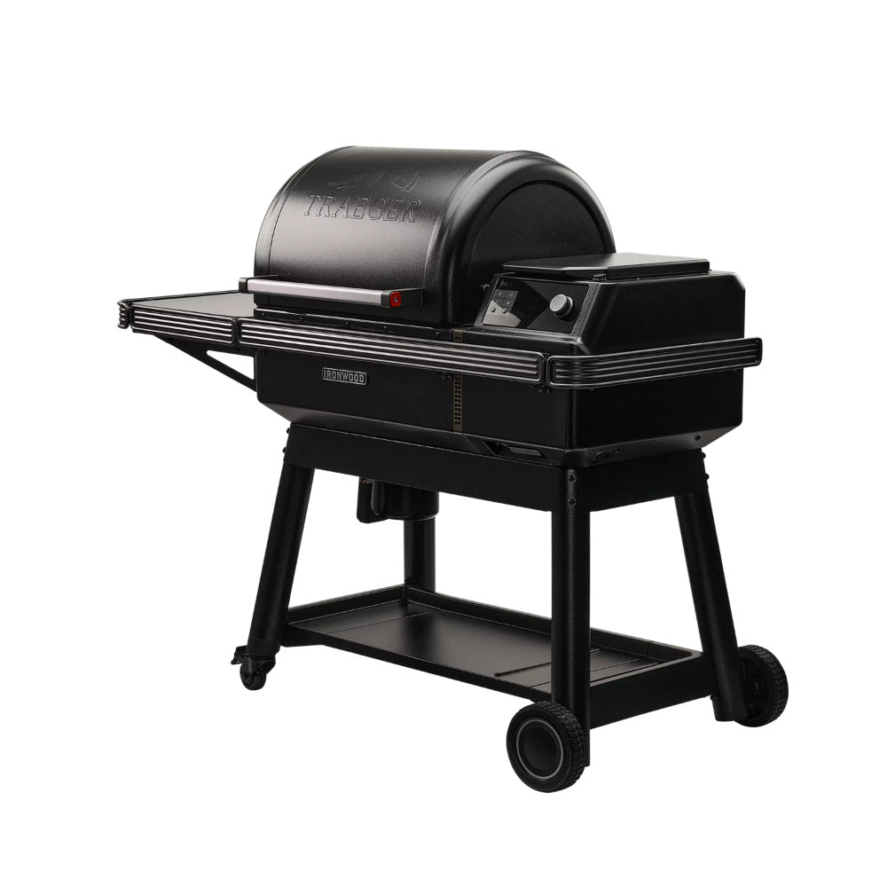 Traeger Ironwood 2023 Angewinkelt rechts