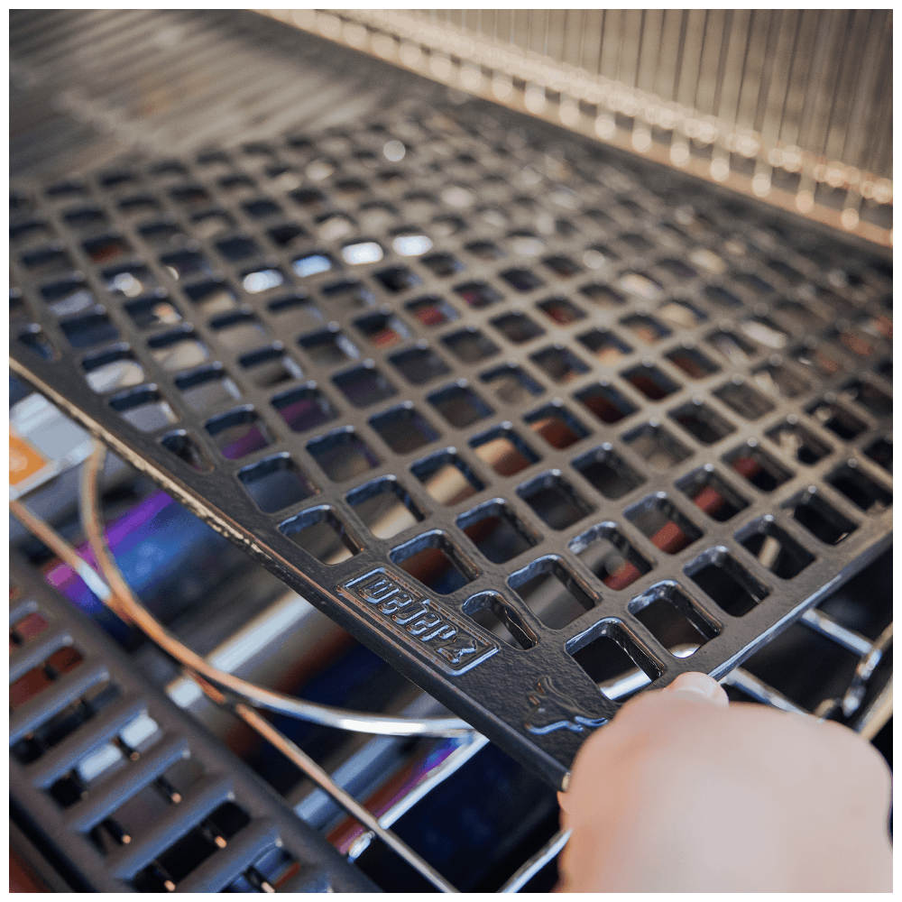 Weber CRAFTED Gourmet BBQ System Sear Grate (7680) Details