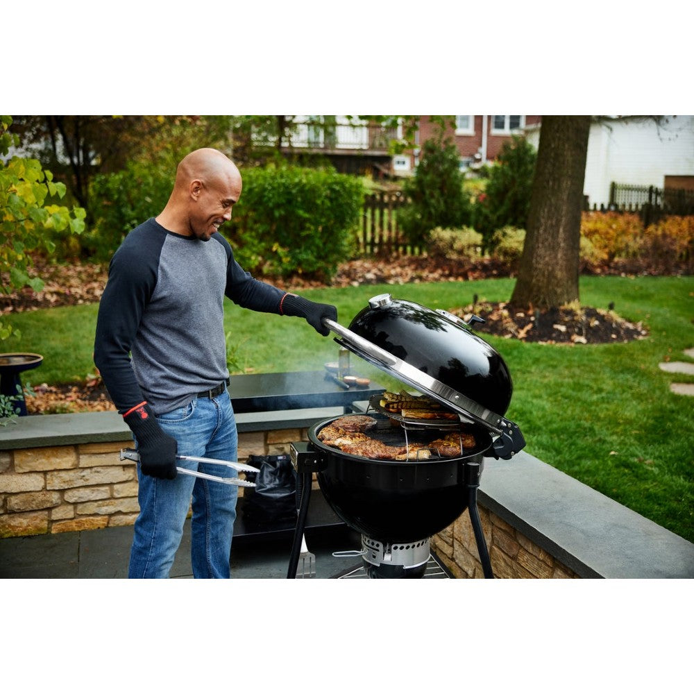 Weber Summit Kamado E6 Holzkohlegrill Lifestyle